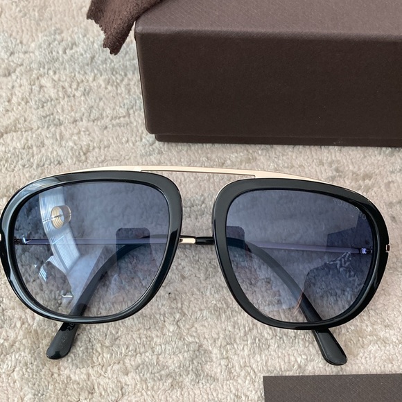 100% Authentic Tom Ford Johnson TF453 Black & Gold Vintage Sunglasses EUC - Picture 2 of 6